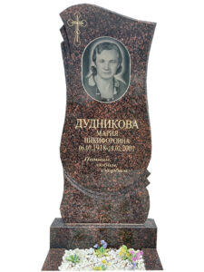 Памятник из коричневого гранита в Сочи для женщины