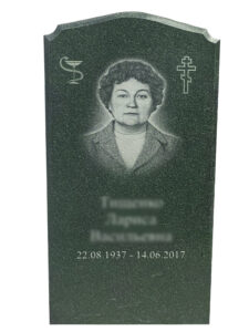 Памятник из зеленого гранита в Сочи для женщины